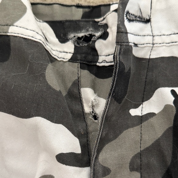 Camouflage Cargo Pants - Picture 4 of 6